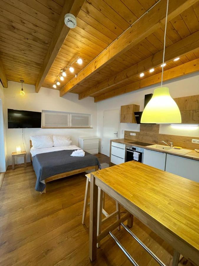 Ferienwohnung Im Stadtzentrum Von Bernau - Komfortable Wohnung Mit 2 Zimmern, Bad, Spuelmaschine, Waschmaschine, Komplette Kueche, Wlan, Terrasse, Ruhige Lage Bernau bei Berlin Exterior photo